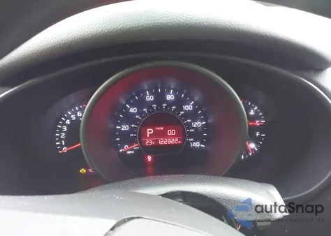 2018 Kia Soul z USA, uszkodzony, nr VIN KNDJN2A27J7595875